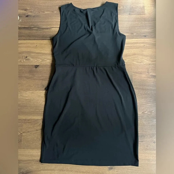 🔥4/$20 Black Wrap Dress - Picture 4 of 4